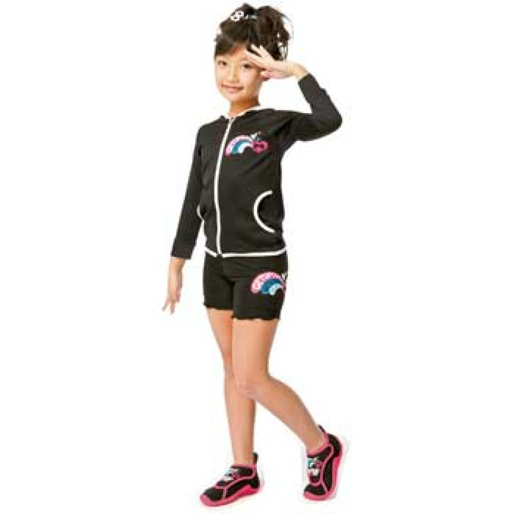 モデル身長：127cm 10歳/パーカーサイズ：120